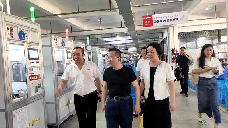 湖南省人民政府駐上海辦事處領導羊貴平一行調(diào)研集團公司